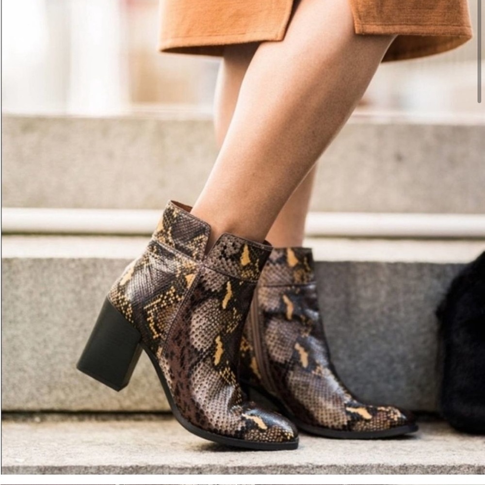 Franco Sarto Generous Leather Snake Print Ankle Booties size 8.5